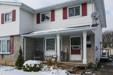 126B Northlake Dr, Waterloo, Ontario (ID 30776234)