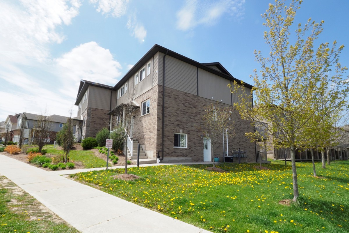 1180 Countrystone Dr #1B, Kitchener, Ontario (ID 30808626)