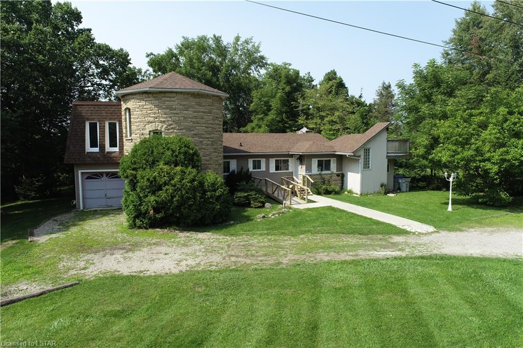 Lake Valley Grove, Lambton Shores, Ontario