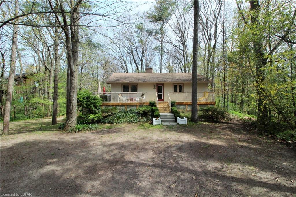 Southcott Pines, Lambton Shores, Ontario