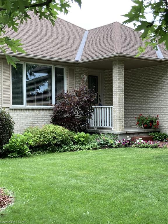 196 GIBSON Crescent, Lucan, Ontario (ID 40138159)
