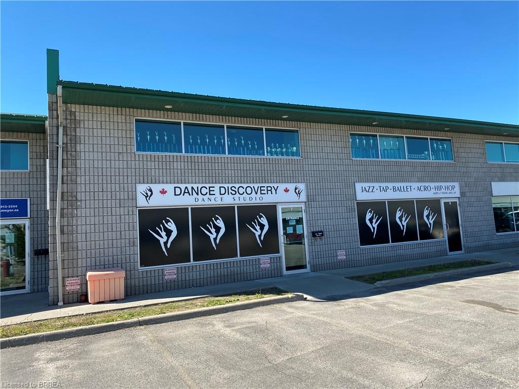 45 DALKEITH Drive Unit# 7&8, Brantford, Ontario (ID 40119743)