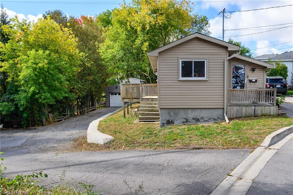 92-94 SUNNYHILL Road, Cambridge, Ontario (ID 40029297)