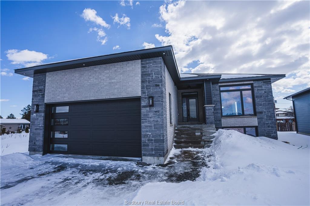 180 Meadowbrook Road, Azilda, Ontario (ID 2110091)