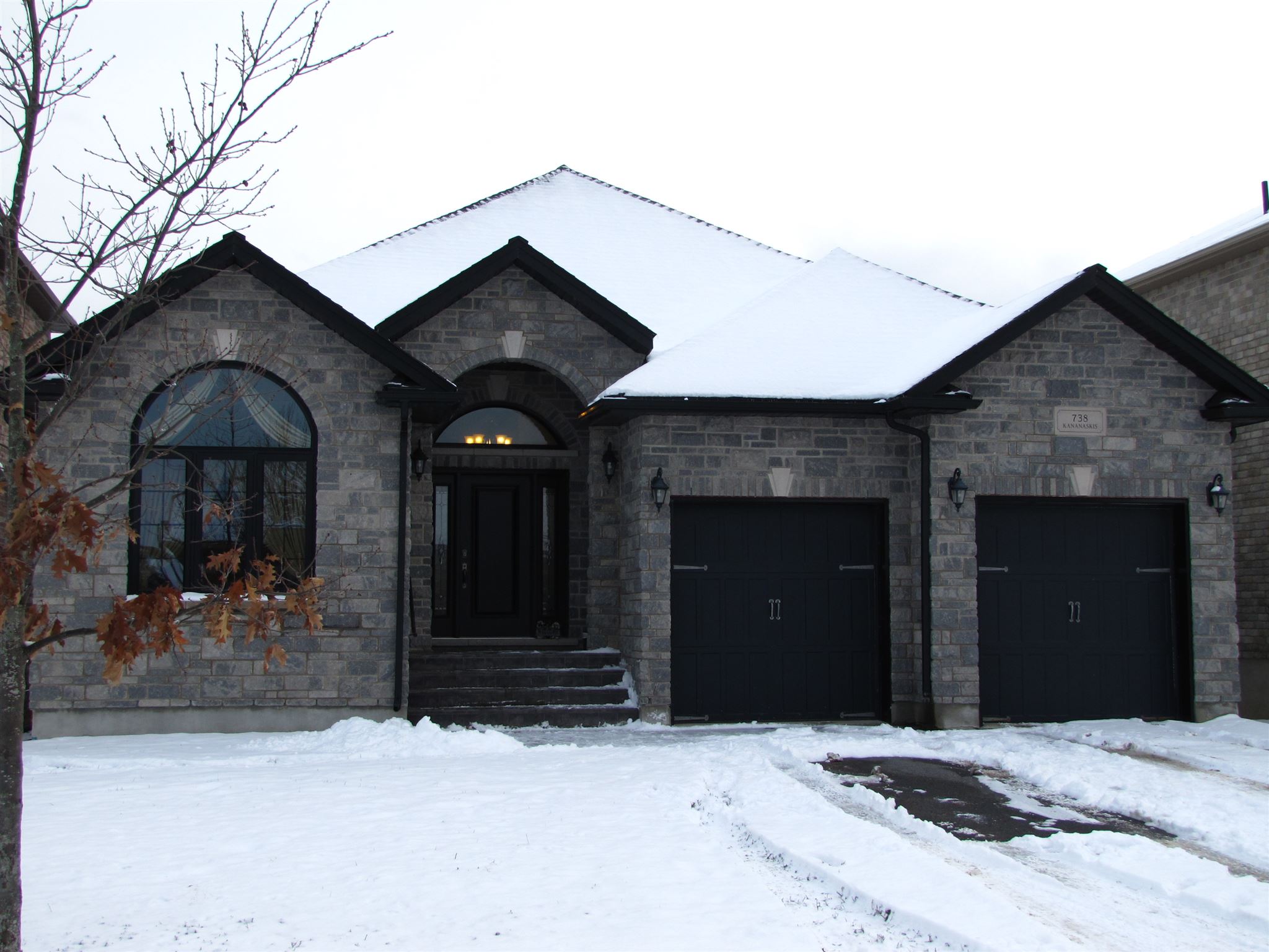 738 Kananaskis Drive, Kingston, Ontario (ID K20000346)