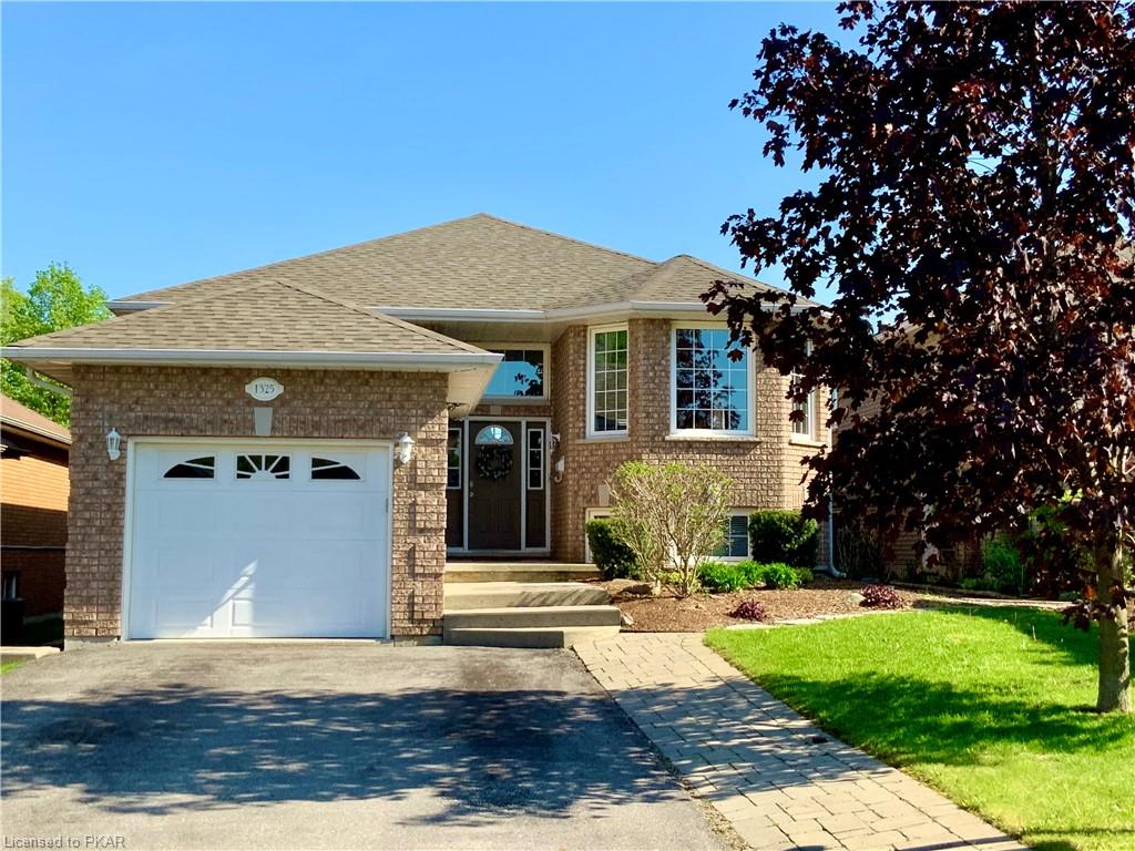 1325 WHITE Crescent, Peterborough, Ontario (ID 252558)
