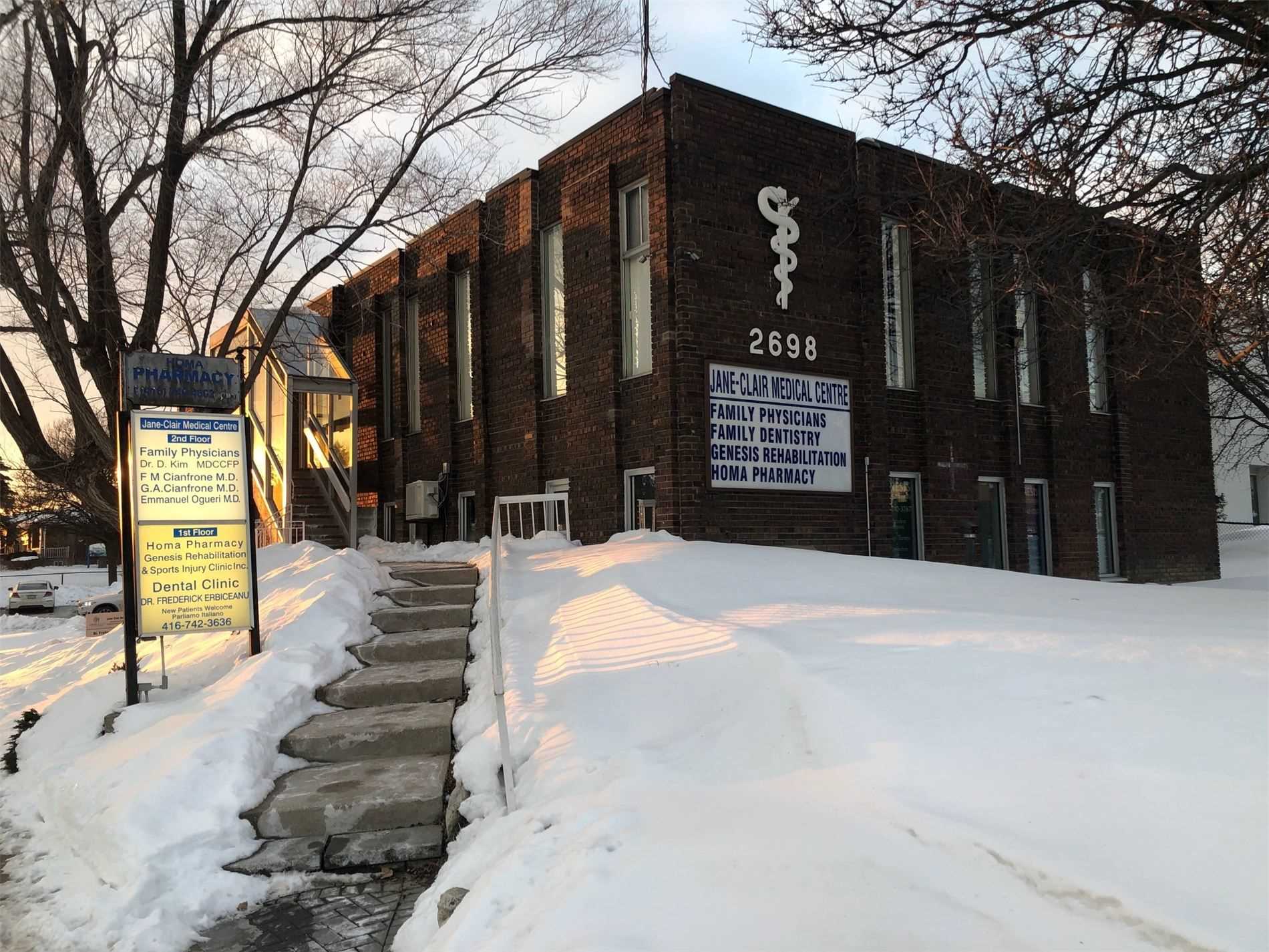 2698 Jane St, Toronto, Ontario (ID W5506056)