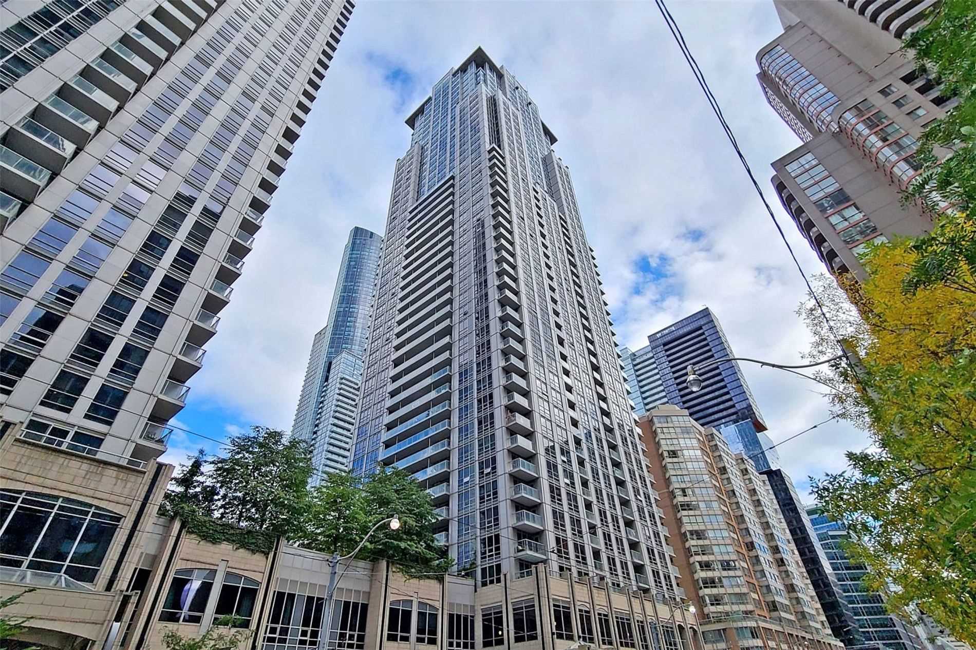 761 Bay St, Toronto, Ontario (ID C5763563)