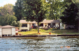 33 EDGEWATER DR, Ennismore, Ontario (ID 151601010132400)
