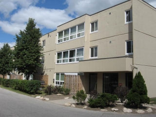 1447 HURON ST 211, London, Ontario (ID 466847)