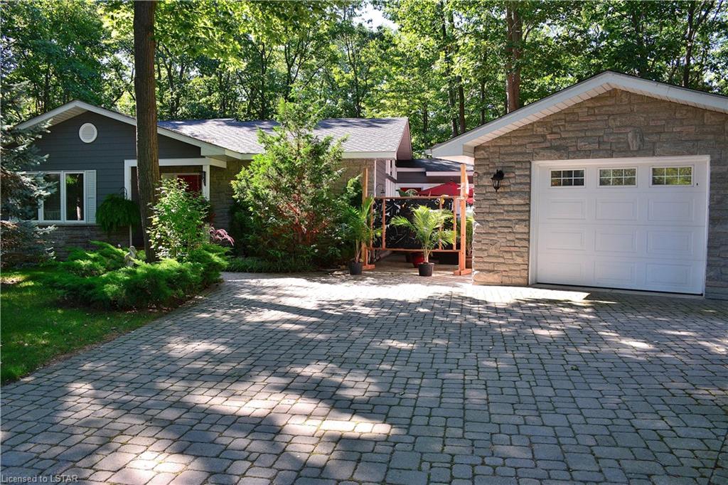 10127 JENNISON Crescent, Grand Bend, Ontario (ID 215445)