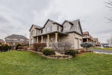 2276 Dogwood Cres.