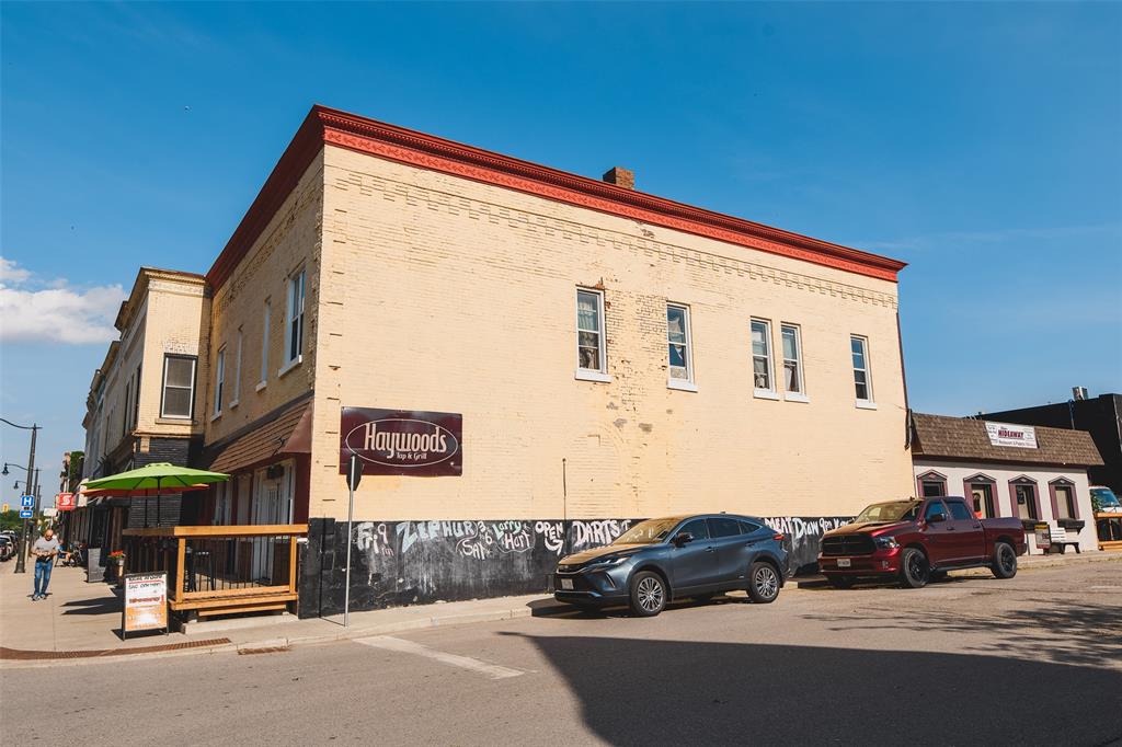 4196 PETROLIA Line, Petrolia, Ontario (ID 22012467)