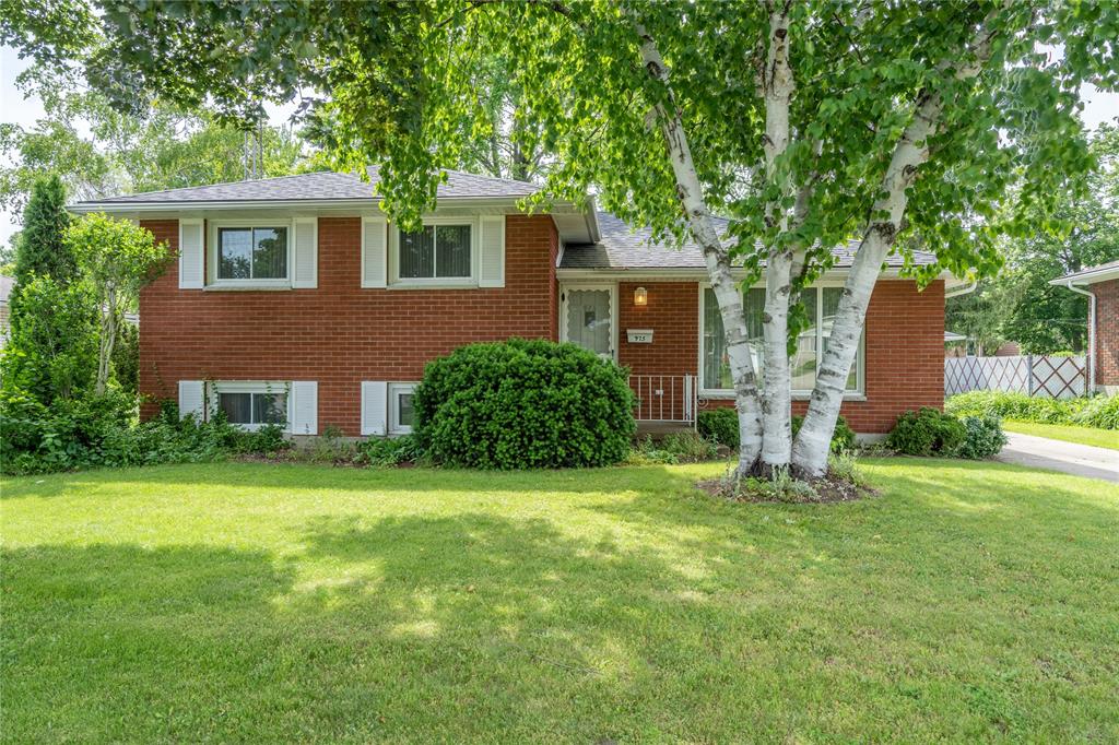 975 INDIAN Road North, Sarnia, Ontario (ID 22013309)
