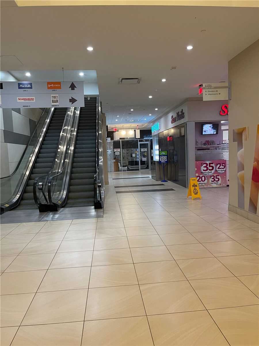 382 Yonge St, Toronto, Ontario (ID C5324473)