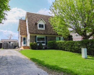 11 MAPLESTONE AVE, Sarnia, Ontario (ID 201465497)