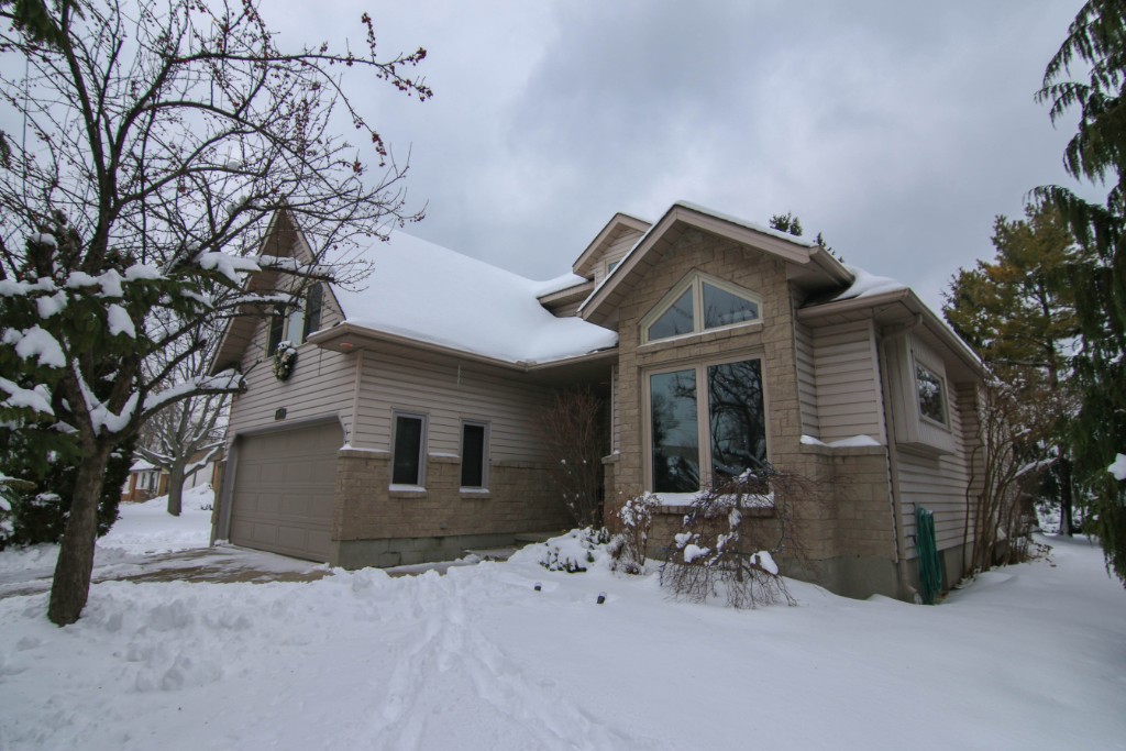 670 LAKESHORE RD, Sarnia, Ontario (ID 201674181)