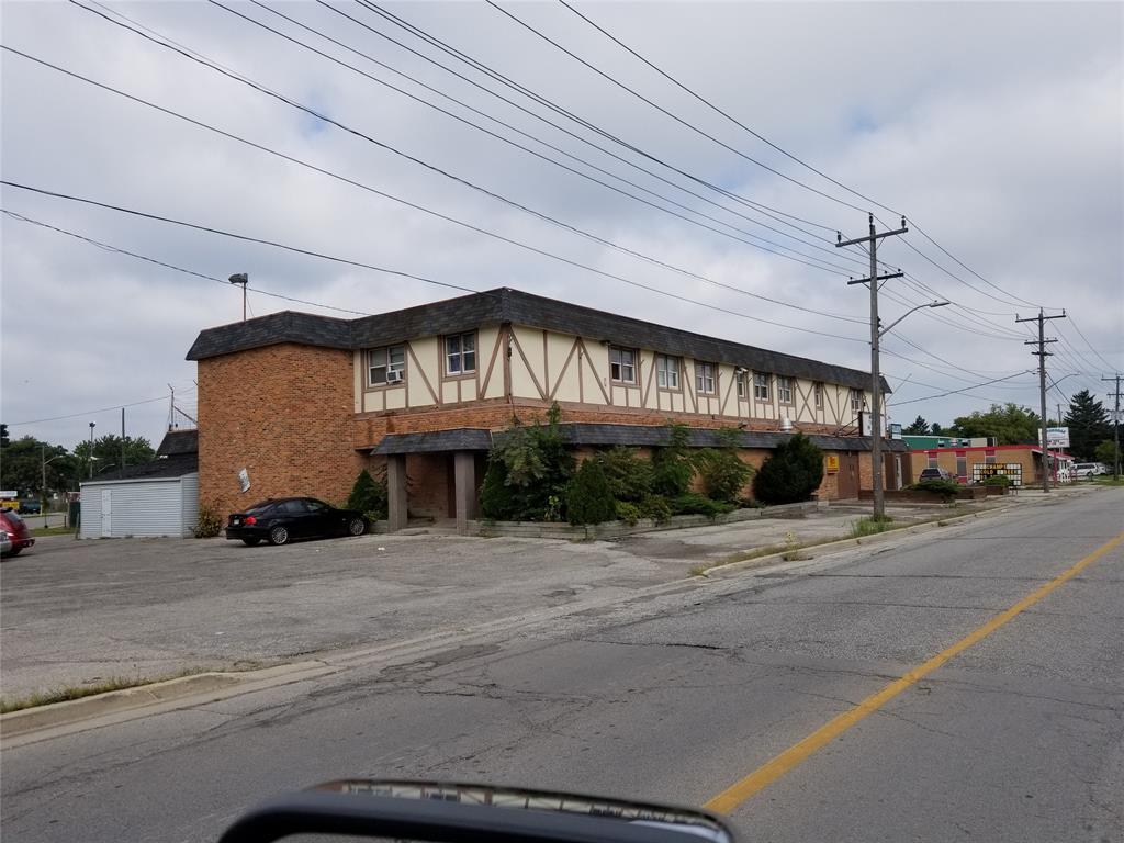 348 & 300 EAST Street South, Sarnia, Ontario (ID 20003047)