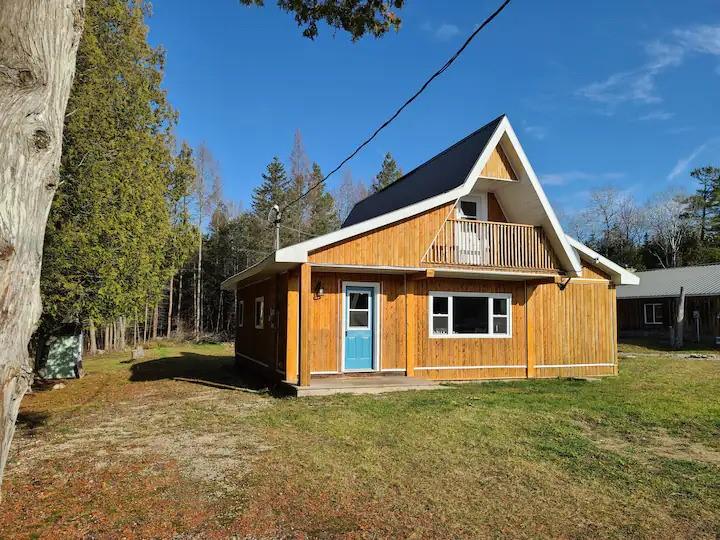 384 BURNT ISLAND ROAD Road (ID H4169526)