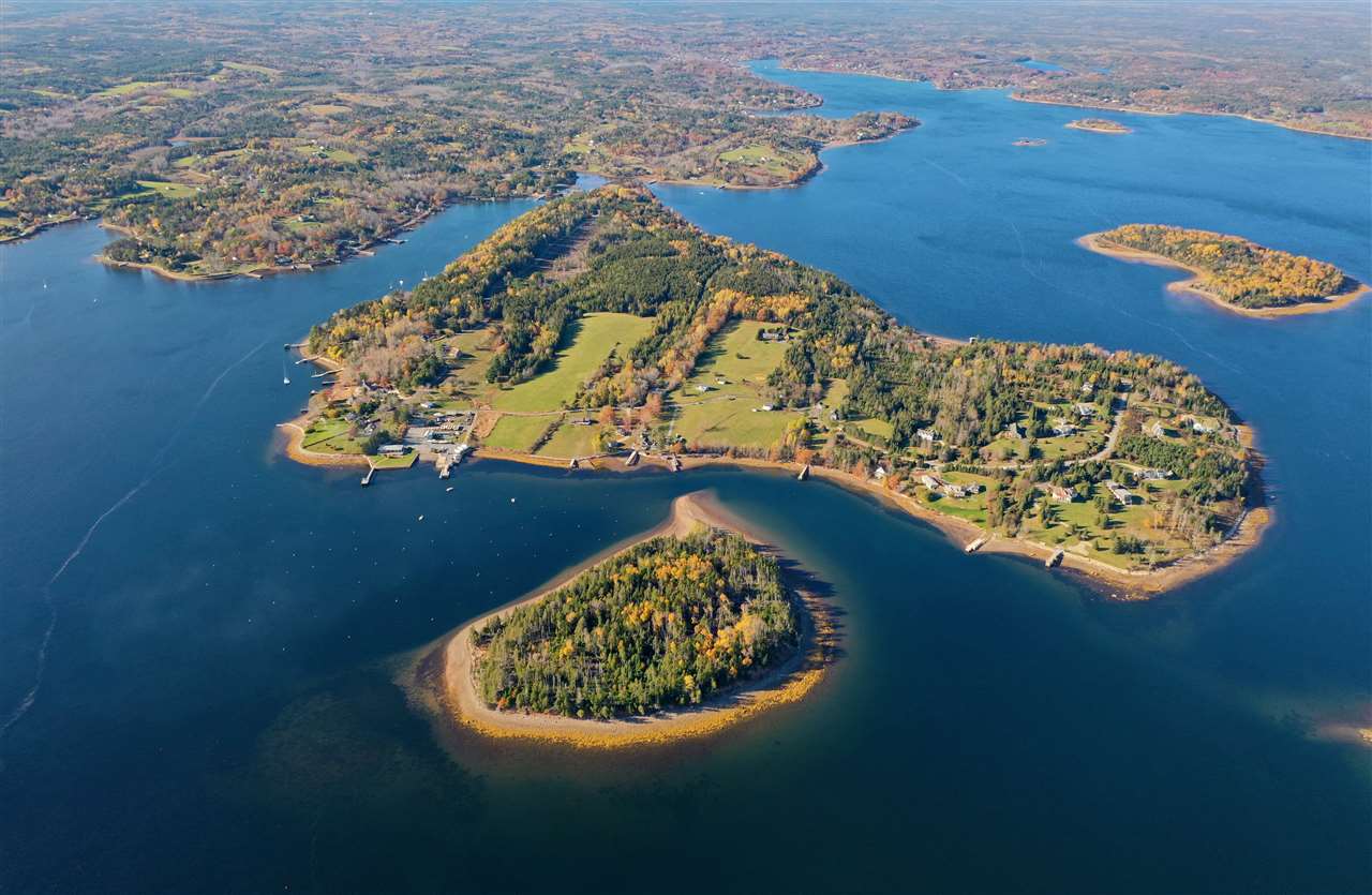 792 Herman's Island Road (ID 202022646)