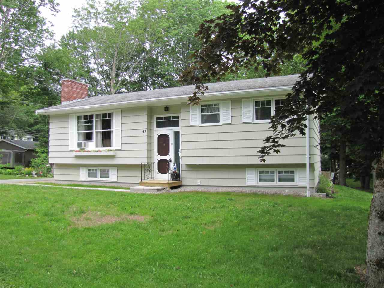 45 Pinehurst Avenue, Bridgewater, Nova Scotia (ID 202011051)