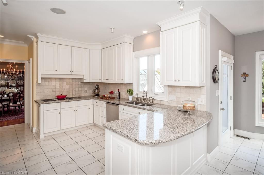 35 MANRESA Court, Guelph, Ontario (ID 30802821) - image 15