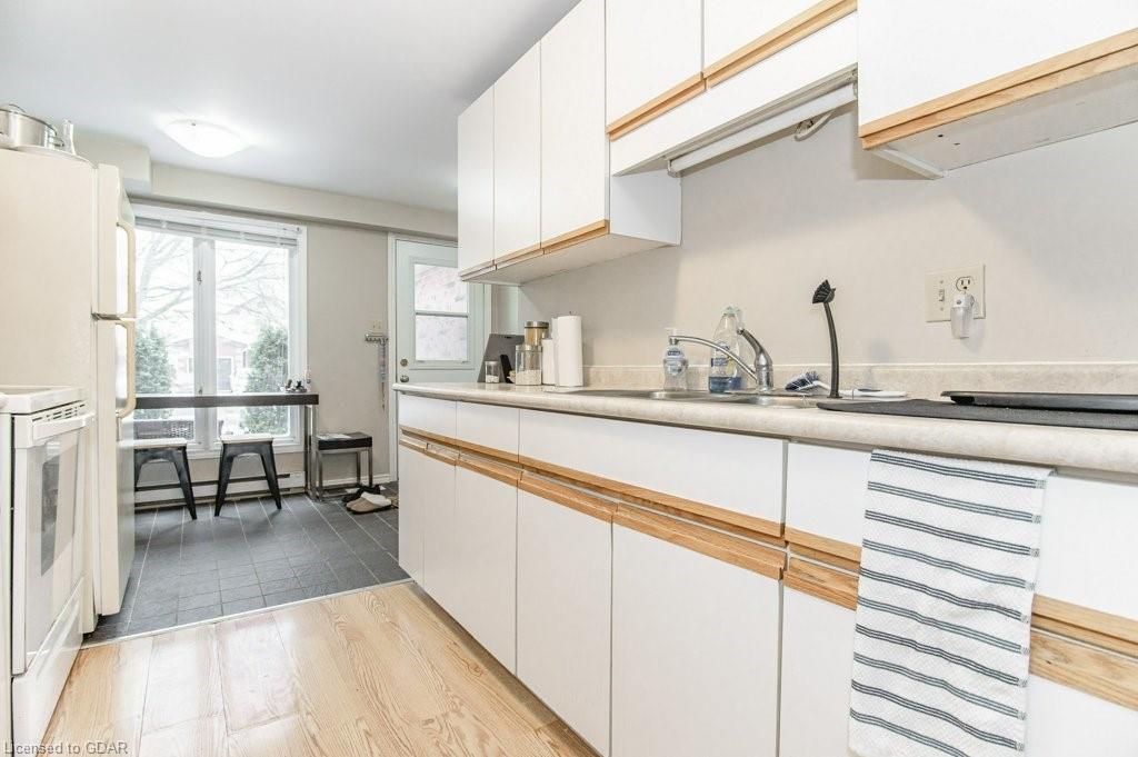 38 WALMAN Drive, Guelph, Ontario (ID 40056430) - image 5