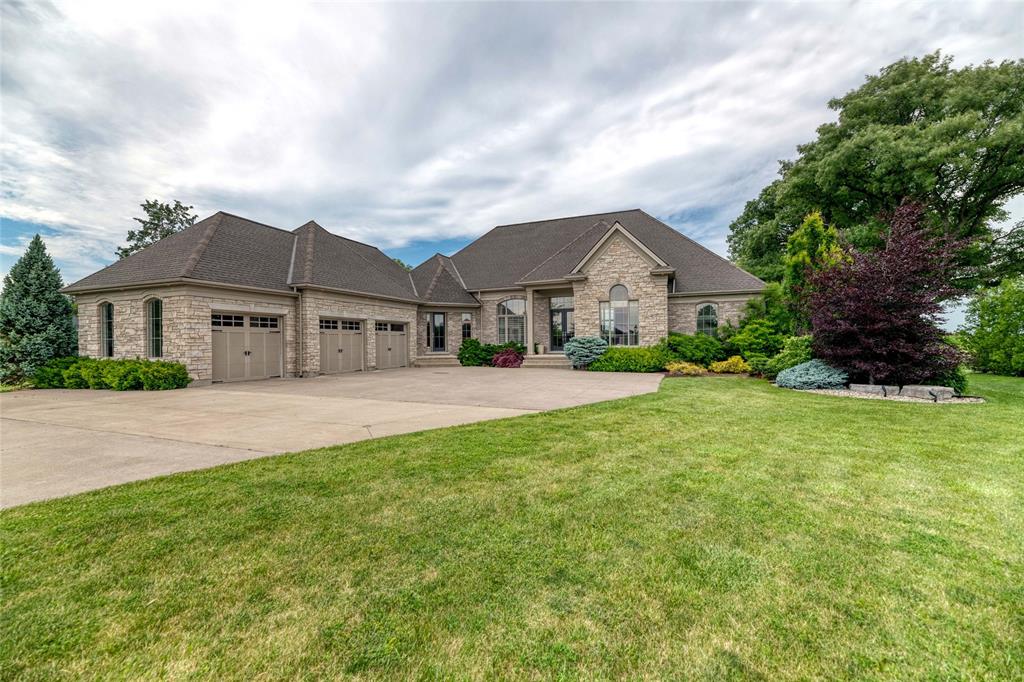 3698 EGREMONT Road, Plympton-wyoming, Ontario (ID 20007690)