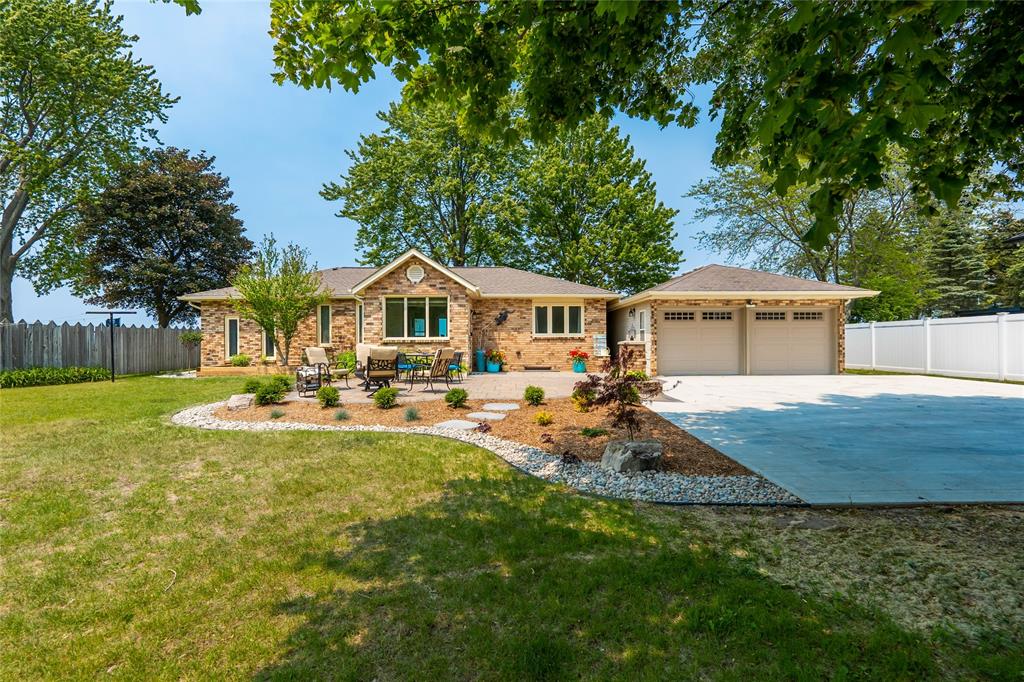 2084 LAKESHORE Road, Sarnia, Ontario (ID 23011130)