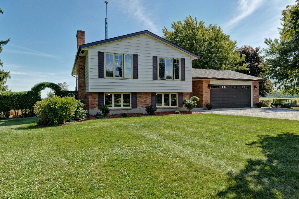 6150 CAMLACHIE RD, Plympton-wyoming, Ontario (ID 201673841)