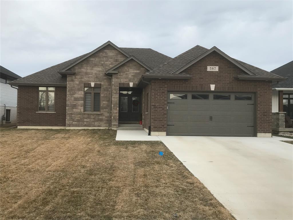 469 OOZLOFFSKY Street, Petrolia, Ontario (ID 23015816)