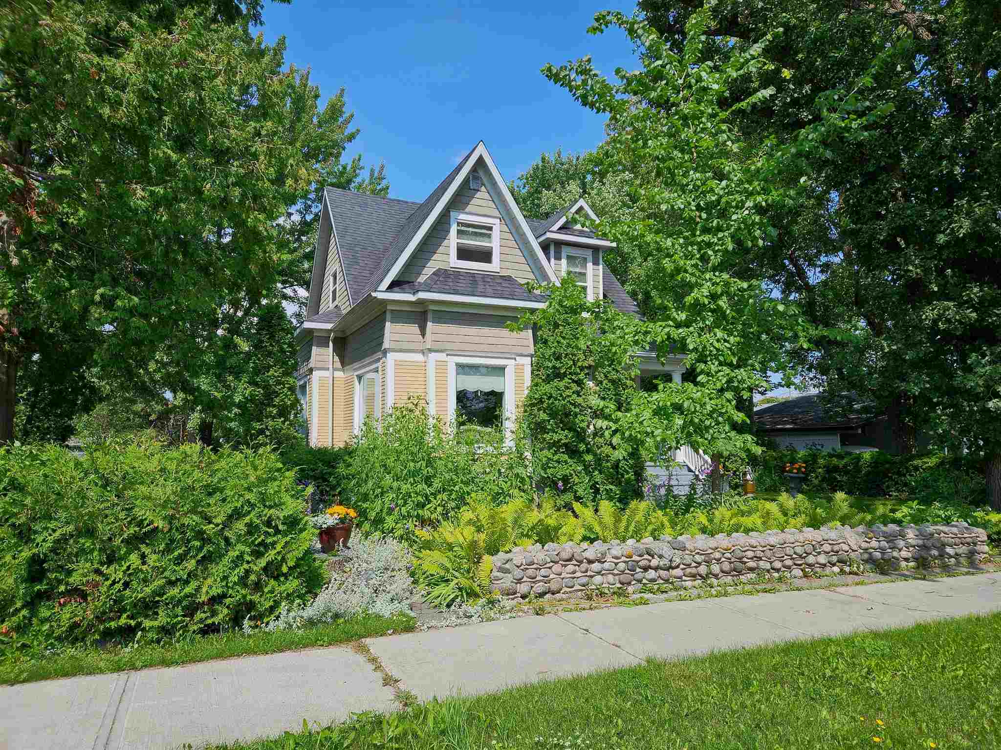 118 Front Street, Emo, Ontario (ID TB231803)