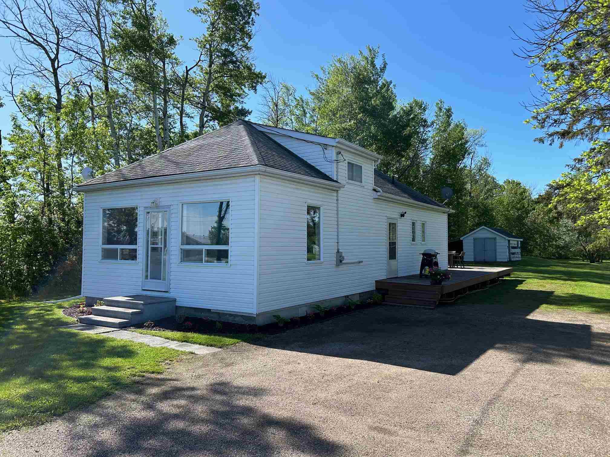 625 HWY 11 71, Fort Frances, Ontario (ID TB241645)