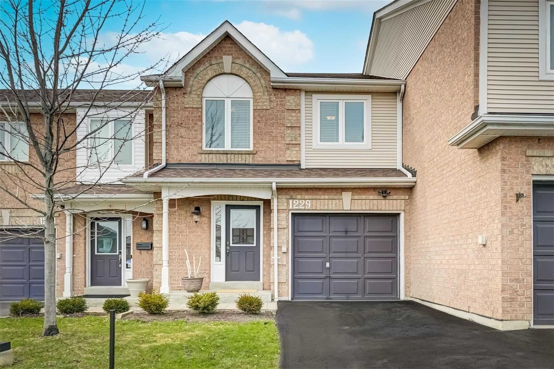1229 Upper Village Dr, Mississauga, Ontario (ID W5565283)