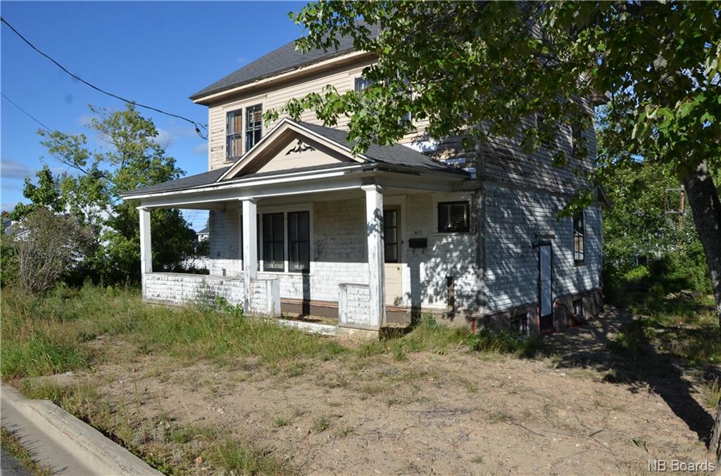 917 Riverside Drive, Bathurst, New Brunswick (ID NB048942)