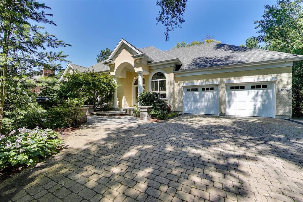 1805 MODELAND Road, Sarnia, Ontario (ID 22020598)