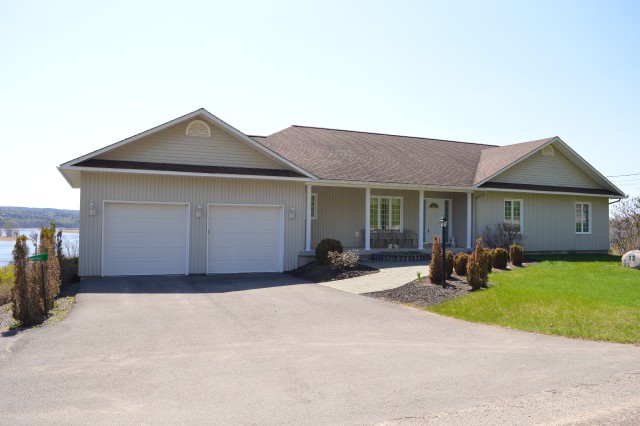 17 DIPLOMAT DR, Douglas, New Brunswick (ID 00740927)
