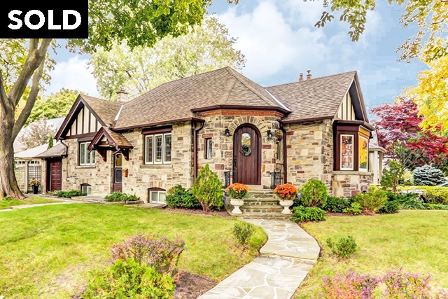 10 Edgemore Drive, Toronto, Ontario (ID W4758598)