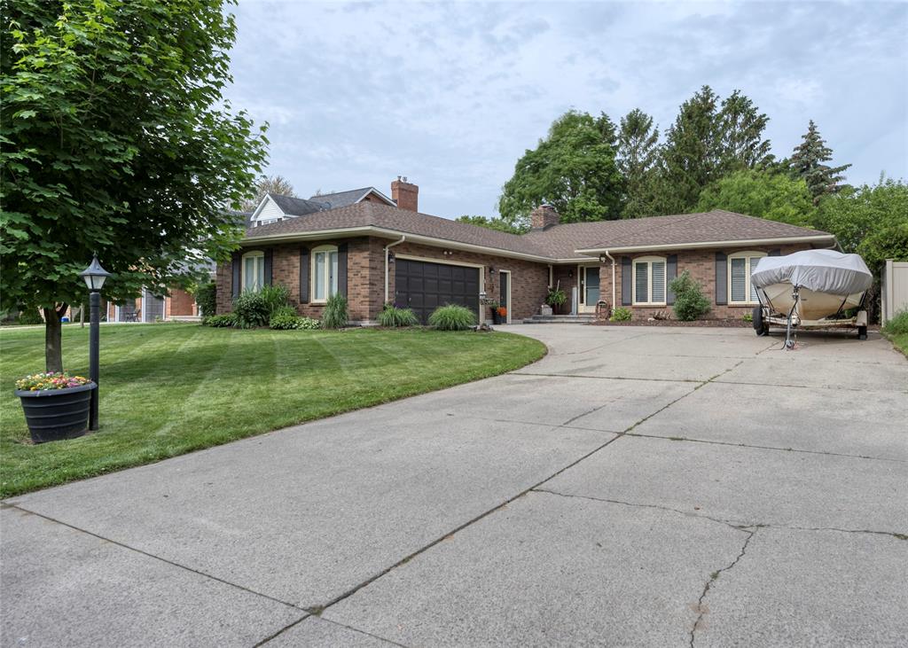 2636 WESTGATE Crescent, Sarnia, Ontario (ID 22012913)