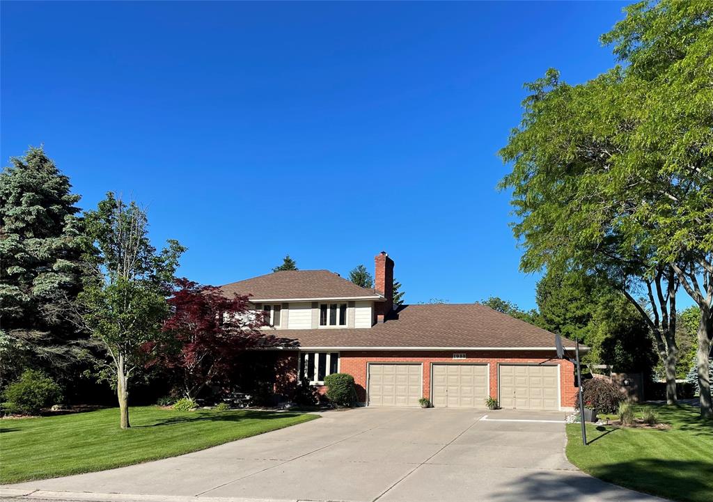 1988 RAINBOW Trail, Sarnia, Ontario (ID 22013061)