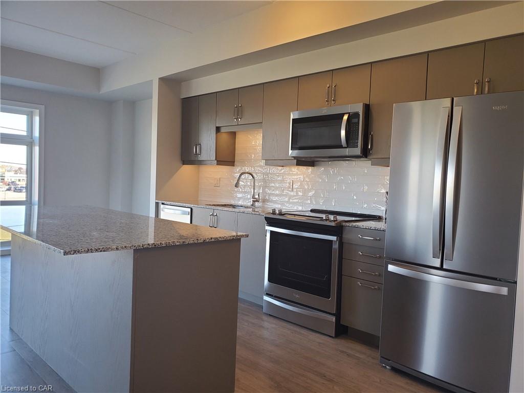 195 COMMONWEALTH Street Unit# 314, Kitchener, Ontario (ID 40032766)
