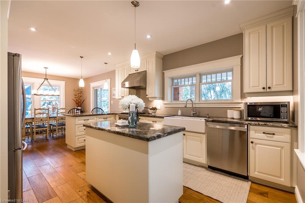 25 KING Street, Huntsville, Ontario (ID 230859)