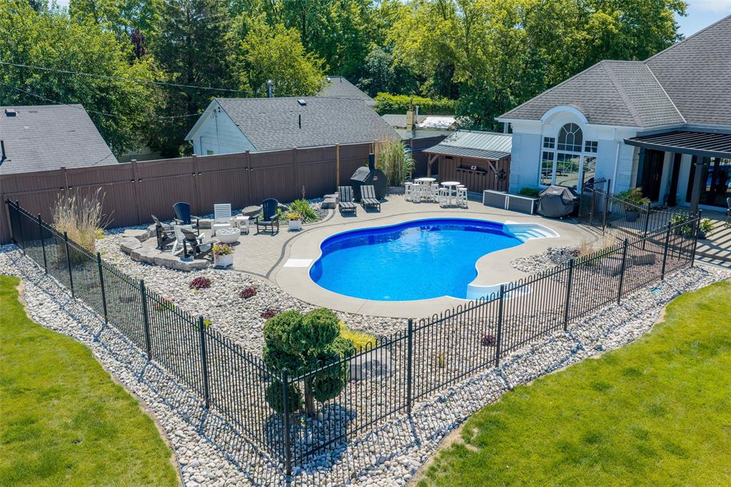 2120 HURON SHORES Drive, Sarnia, Ontario (ID 26015070)