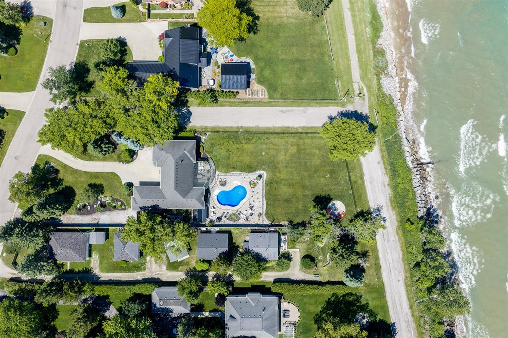 2120 HURON SHORES Drive, Sarnia, Ontario (ID 26015070)