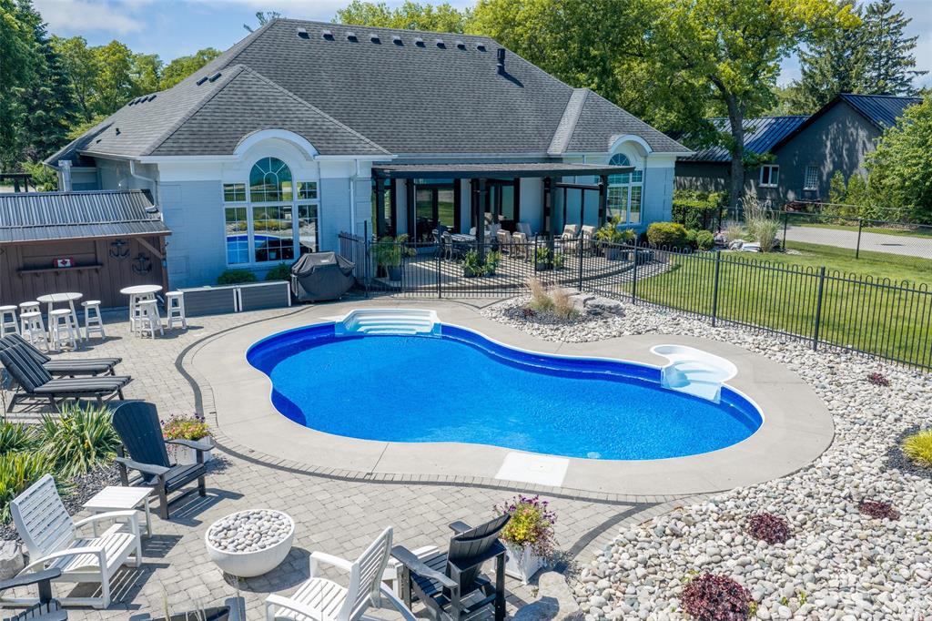 2120 HURON SHORES Drive, Sarnia, Ontario (ID 26015070)