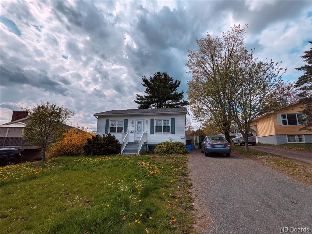 105 Capital Manor, Fredericton, New Brunswick (ID NB052646)