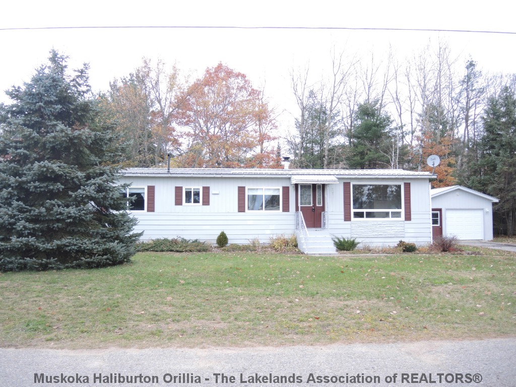 1041 SEVENTH LANE, Minden, Ontario (ID 1625558)