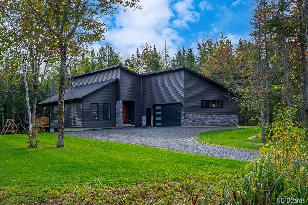 92 Sandstone Drive, Hanwell, New Brunswick (ID NB080576)