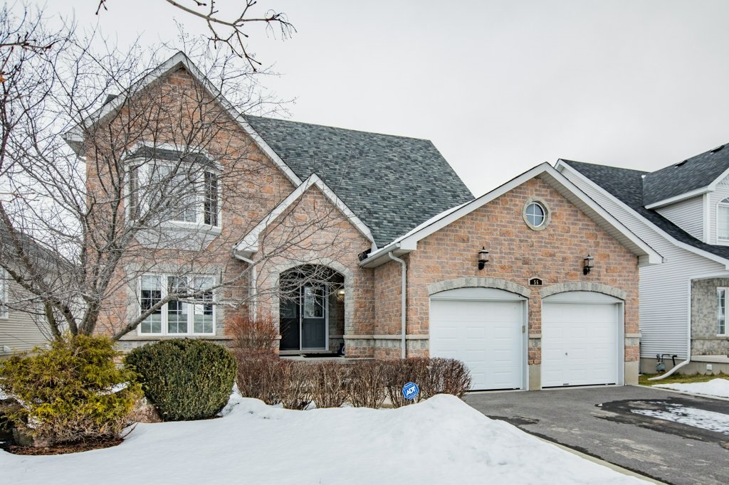 56 Glenora Drive, Bath, Ontario (ID K20000521)