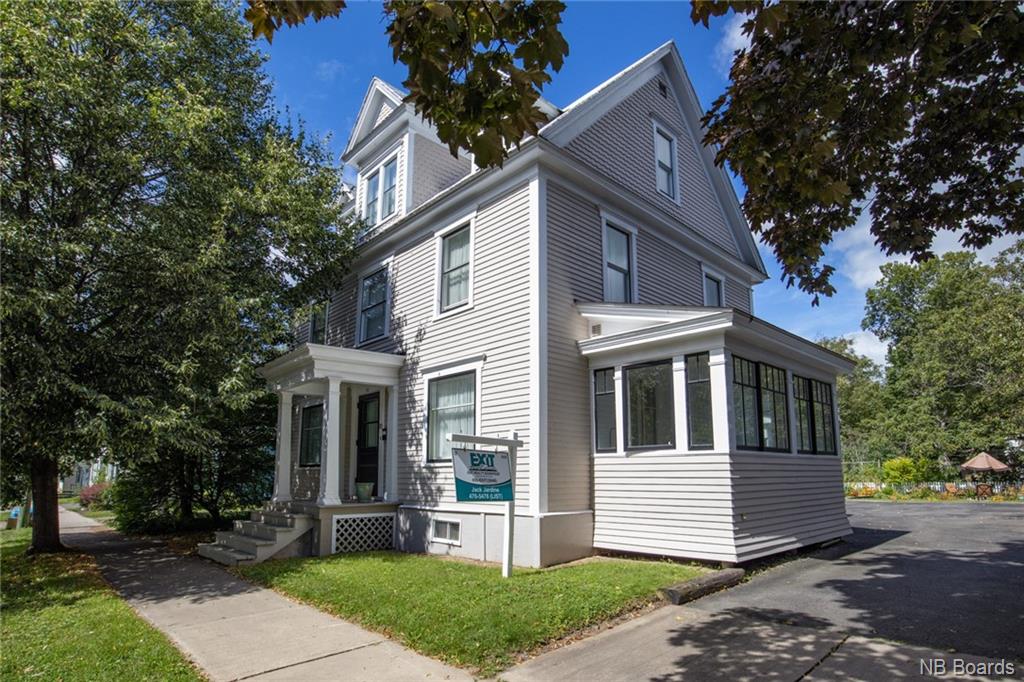 52 Shore Street, Fredericton, New Brunswick (ID NB057610)